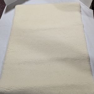 Wool bed comfort mattress pad. Wool Table Sheepskins Canada 100% wool fibres